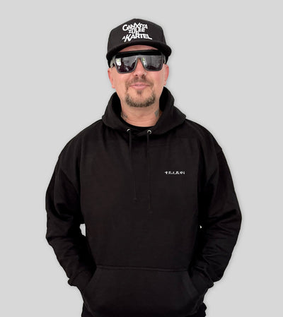 Siska Finuccsi Telepi logó pulcsi